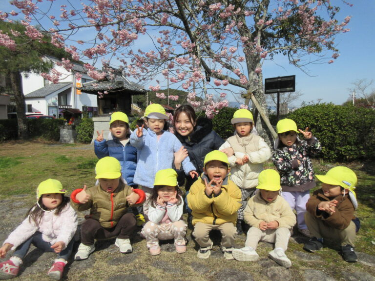 ひと足早く、お花見をしたよ🌸【２歳児 あめチーム】