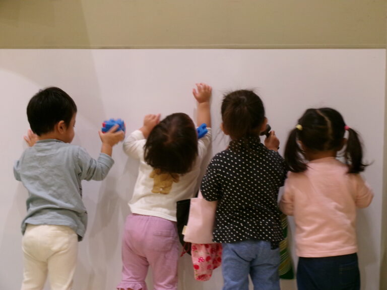 まねっこ、上手です【1歳児 だいちチーム】