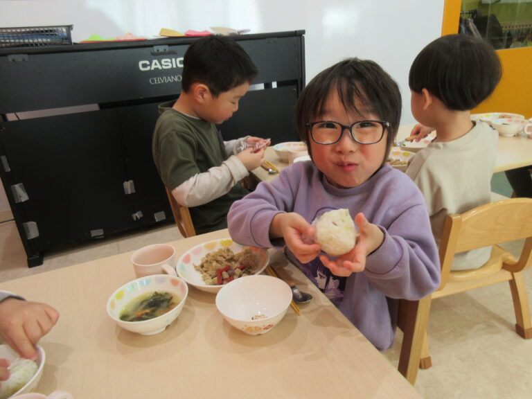 おいもごはん🍠【３歳児 にじチーム】